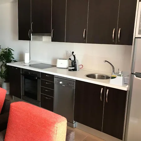 Vista Al Puerto De Ii *